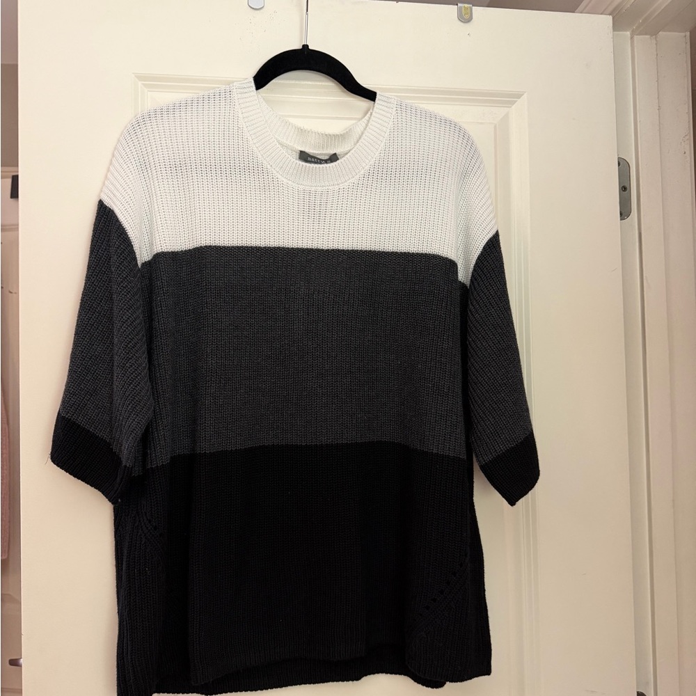 Matty M Colorblock Crewneck Sweater in White, Gray, Black
